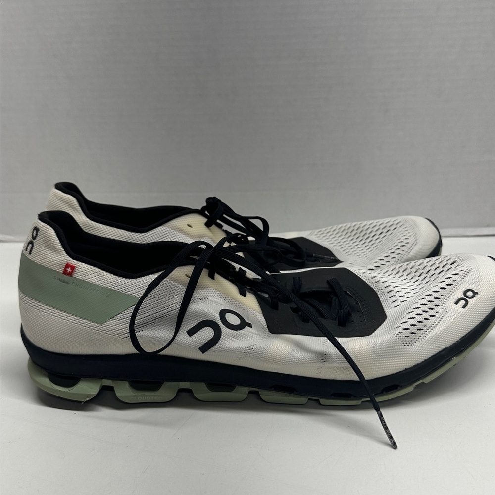 On Clouds Running Sneakers Shoes Lace Up Athletic Sneaker White Green Men's 12.5 - Picture 1 of 9